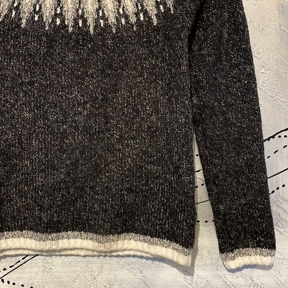 Wind River Sweater Size M Grey & White NWT - Picture 6 of 12